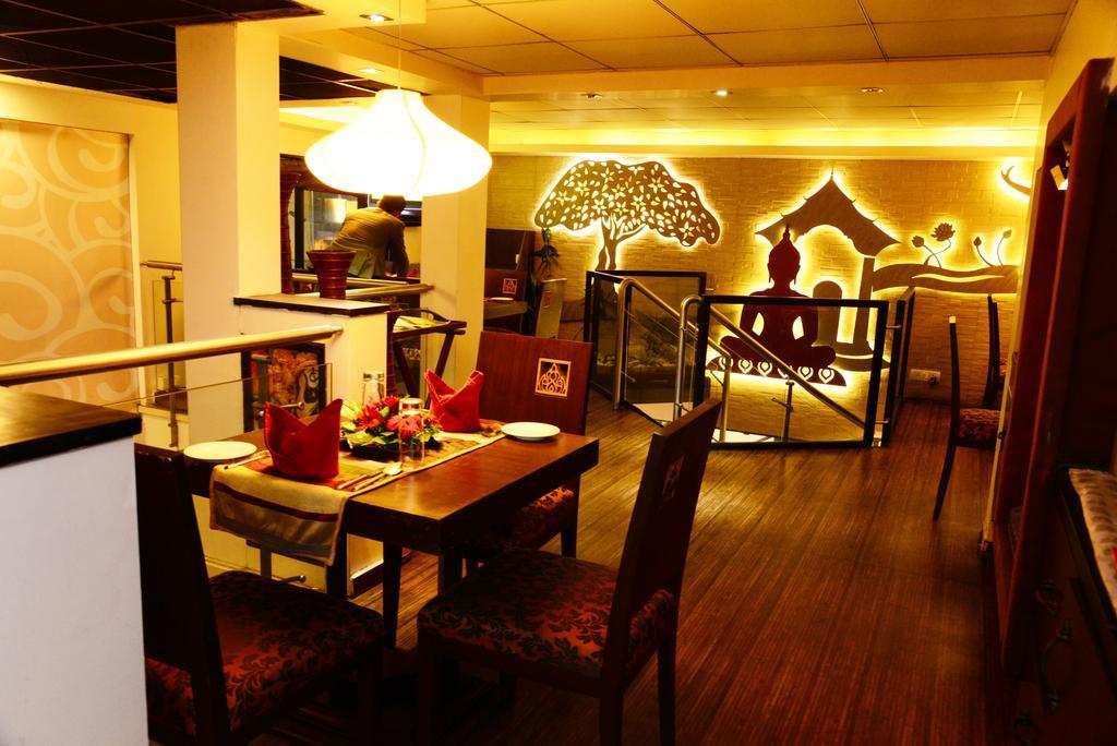 Seasons An Apartment *